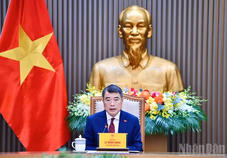 Thủ tướng Chính phủ Lê Minh Hưng điện đàm với Thủ tướng Trung Quốc Lý Cường. (Ảnh: Thanh Giang)