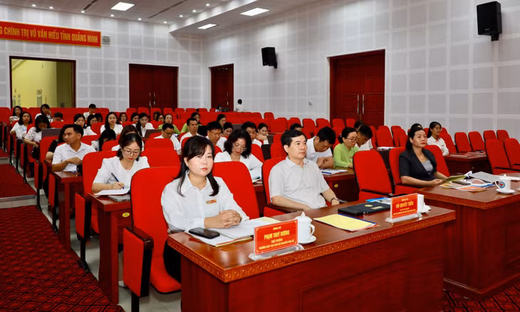 Đại biểu dự hội nghị sơ kết công tác 6 tháng đầu năm và triển khai nhiệm vụ 6 tháng cuối năm 2026 của Trường Đào tạo cán bộ Nguyễn Văn Cừ.