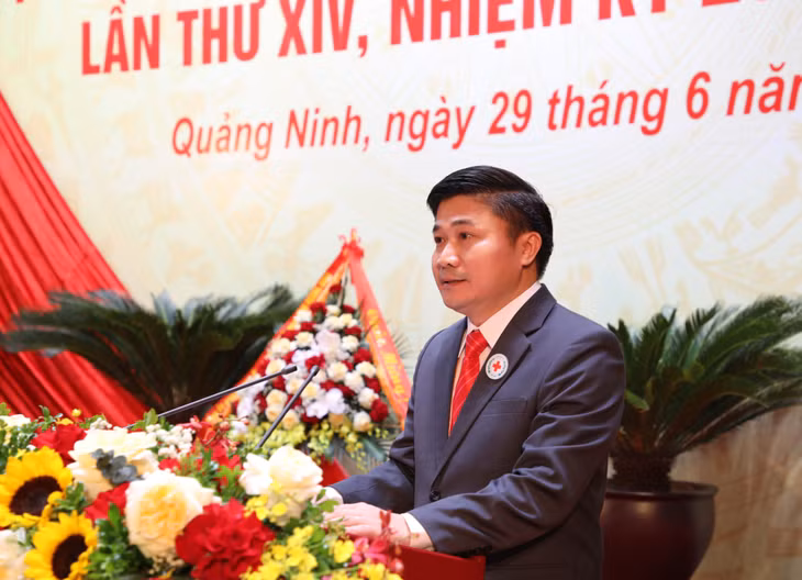 Đồng chí Lý Văn Thành, Chủ tịch Hội Chữ thập đỏ Việt Nam tỉnh Quảng Ninh, phát biểu khai mạc Đại hội.