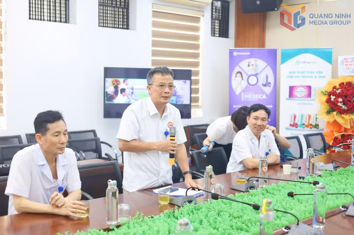Bác sĩ Đính phát biểu tại Hội thảo khoa học chuyên ngành Tai Mũi Họng năm 2026, tổ chức tháng 4/2026.