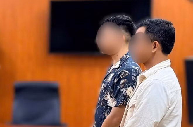 Tạm giữ Trần Cao Nam và Trần Quốc Đạt về hành vi gây rối trật tự công cộng. Ảnh: Công an Ninh Bình
