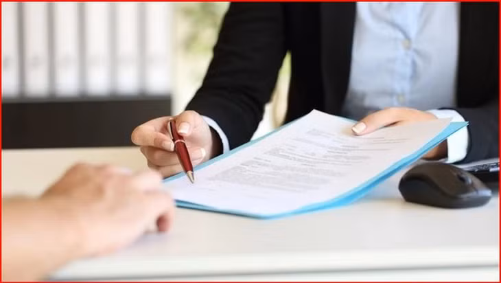 Việc ký kết hợp đồng đối với vị trí việc làm chuyên môn, nghiệp vụ và vị trí việc làm hỗ trợ do người đứng đầu đơn vị sự nghiệp công lập quyết định