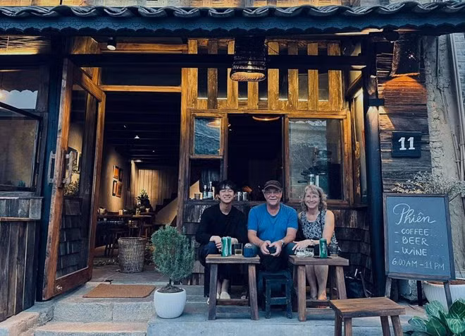 Quán cà phê, nhà hàng mở nhạc cho khách trong không gian kinh doanh, âm nhạc trở thành một phần dịch vụ thương mại nên vẫn phải trả tiền bản quyền. Ảnh: Hoàng Đoàn