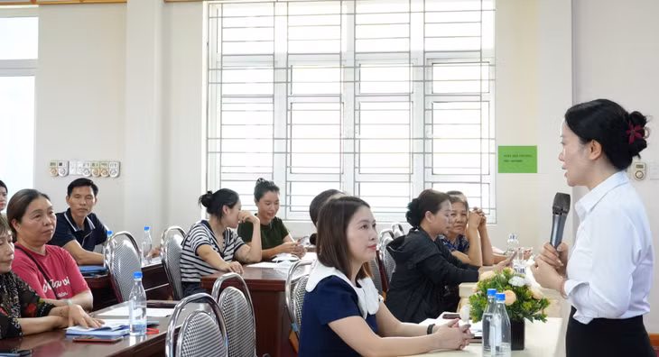 Sở Tư pháp phối hợp với UBND phường Tuần Châu tập huấn bồi dưỡng kiến thức pháp luật về chính sách BHXH cho doanh nghiệp nhỏ và vừa, hộ kinh doanh trên địa bàn.