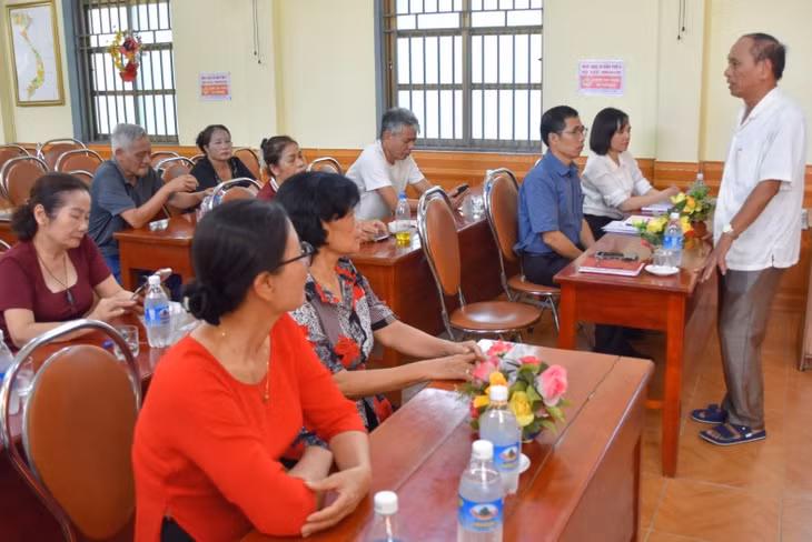 Khu phố Giếng Đáy 4 (phường Việt Hưng) tiếp thu ý kiến của đảng viên, nhân dân trên địa bàn về phương án sắp xếp các khu phố của địa phương (tháng 6/2026).