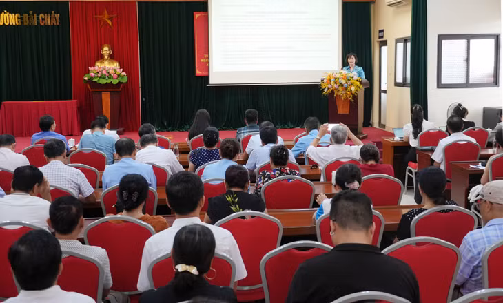 Đồng chí Nguyễn Thị Hường, Phó Chủ tịch Uỷ ban MTTQ tỉnh, quán triệt những nội dung trọng tâm của Nghị quyết Đại hội đại biểu toàn quốc MTTQ Việt Nam lần thứ XI, nhiệm kỳ 2026-2031.