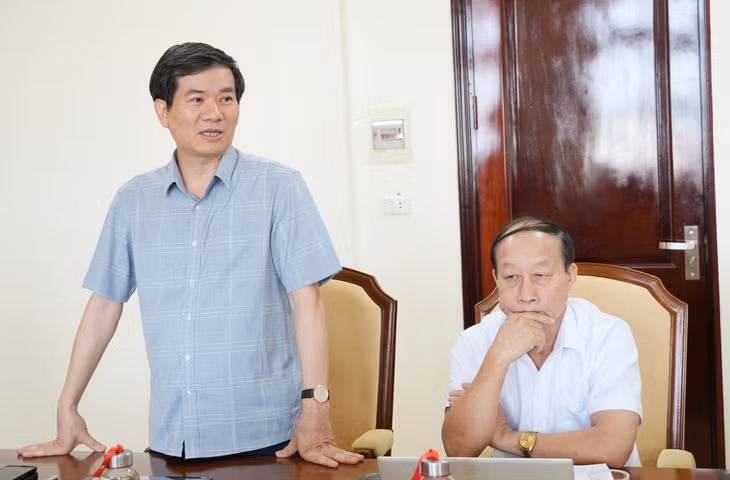 Đồng chí Vũ Quyết Tiến, Phó Bí thư Tỉnh ủy, Chủ tịch Ủy ban MTTQ tỉnh phát biểu chỉ đạo tại buổi sinh hoạt.