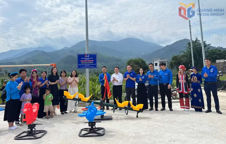 Công trình sân vui chơi thiếu nhi tại xã Lục Hồn.