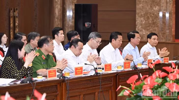 Phó Thủ tướng Chính phủ Nguyễn Văn Thắng và lãnh đạo các bộ, ngành tham dự cuộc làm việc. (Ảnh: Trần Hải)