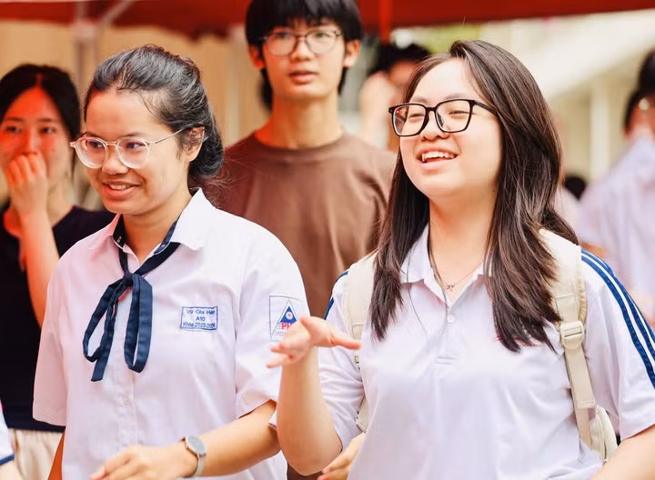 8h sáng 1/7, hơn 1,2 triệu thí sinh cả nước biết điểm thi tốt nghiệp THPT 2026. (Ảnh: Minh Đức)