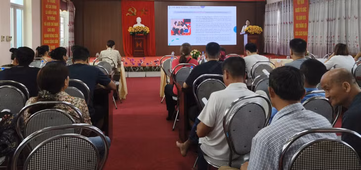 Sở Tư pháp phối hợp với UBND phường Tuần Châu tập huấn bồi dưỡng kiến thức pháp luật về chính sách BHXH cho doanh nghiệp nhỏ và vừa, hộ kinh doanh trên địa bàn.