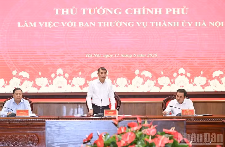 Thủ tướng Chính phủ Lê Minh Hưng chủ trì cuộc làm việc với Ban Thường vụ Thành ủy Hà Nội. (Ảnh: Trần Hải)