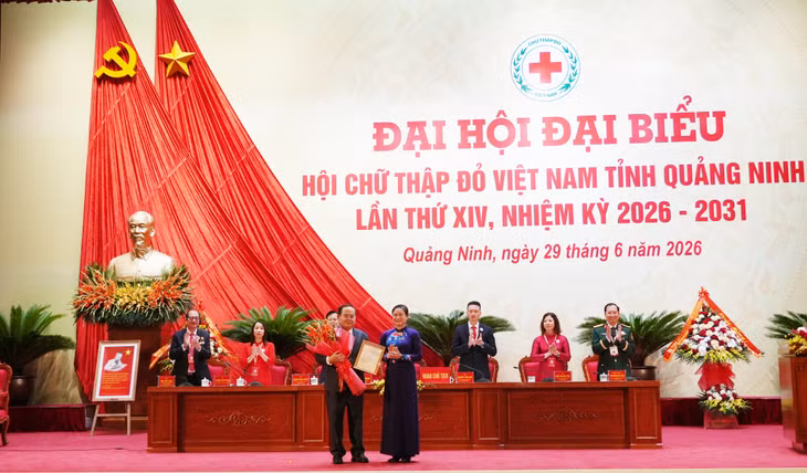 Đại hội suy tôn đồng chí Quản Minh Cường, Ủy viên Trung ương Đảng, Bí thư Tỉnh ủy, Trưởng Đoàn ĐBQH tỉnh làm Chủ tịch danh dự Hội Chữ thập đỏ Việt Nam tỉnh Quảng Ninh nhiệm kỳ 2026-2031.