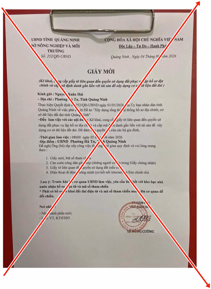 Giấy mời giả mạo.