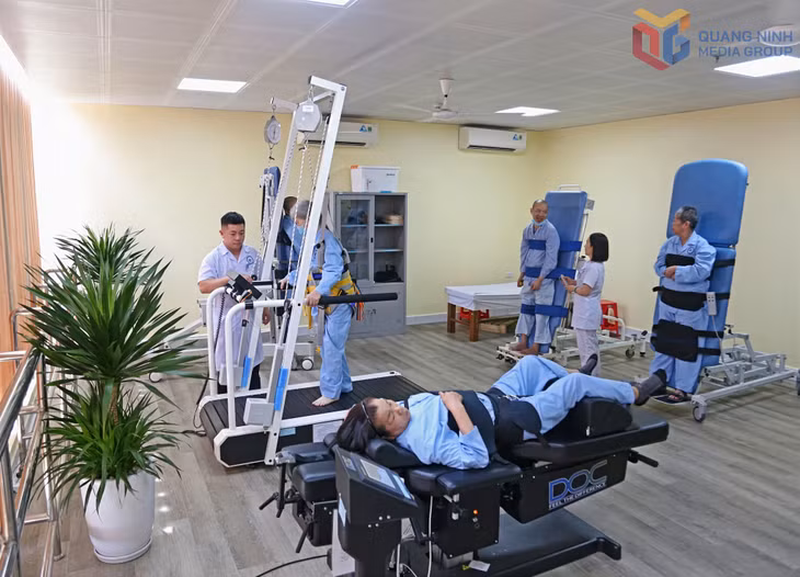 Chăm sóc sức khỏe cho người cao tuổi tại Bệnh viện Lão khoa - Phục hồi chức năng tỉnh.