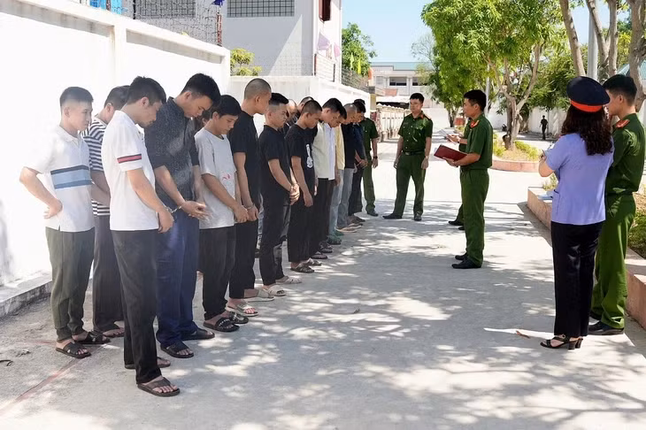 Các nghi phạm trong chuyên án bị bắt giữ - Ảnh: Công an Nghệ An