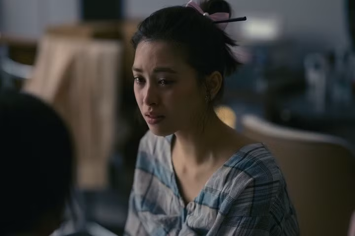 Tiểu Vy từng chia sẻ bị áp lực khi đảm nhận vai nữ chính trong phim của Trấn Thành.