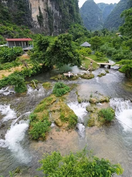 Khung cảnh nơi đây còn nguyên sơ. Ảnh: NVCC