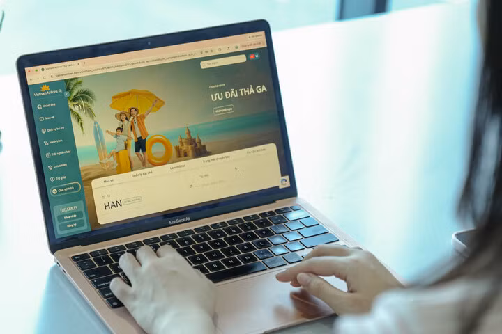Vietnam Airlines khuyến nghị hành khách kiểm tra kỹ thông tin và chỉ thực hiện giao dịch qua website, ứng dụng di động, phòng vé và các đại lý chính thức của Hãng.