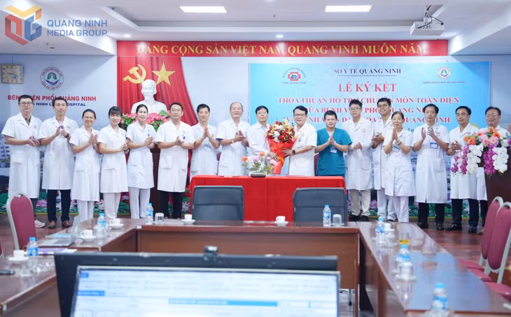 Bệnh viện Phổi Quảng Ninh và Bệnh viện Đa khoa tỉnh Quảng Ninh ký kết thỏa thuận hợp tác hỗ trợ chuyên môn toàn diện.