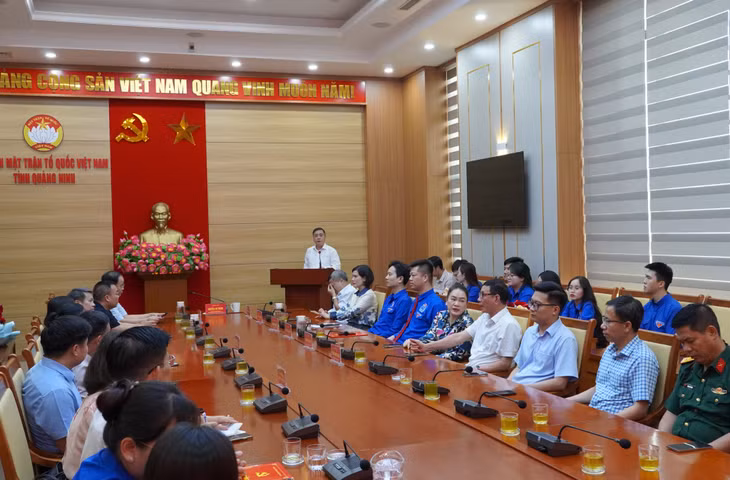 Đồng chí Nguyễn Chí Thành, Ủy viên BTV, Phó Chủ tịch Thường trực Ủy ban MTTQ Việt Nam tỉnh, phát biểu tại hội nghị.