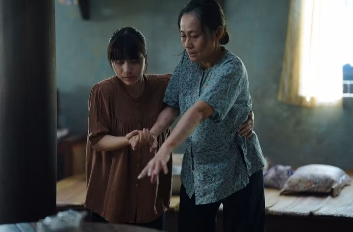 Phim khai thác tốt chất liệu văn hóa dân gian Việt Nam.