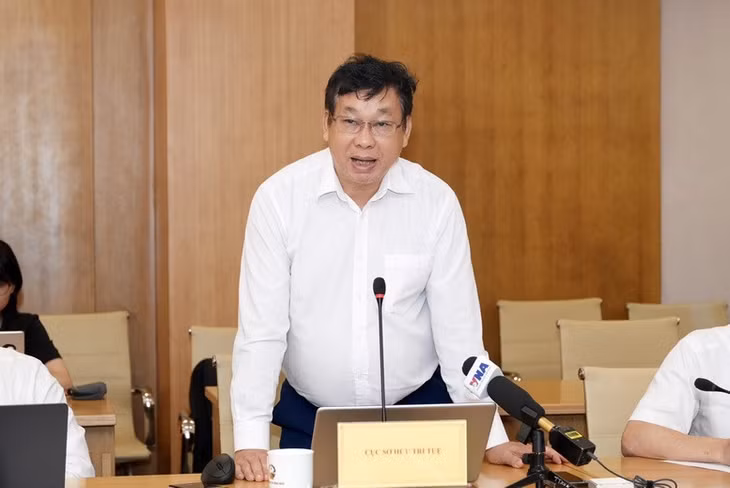 Ông Trần Lê Hồng, Phó Cục trưởng Cục Sở hữu trí tuệ (Bộ KH&amp;CN) thông tin tại họp báo - Ảnh: VGP/TG