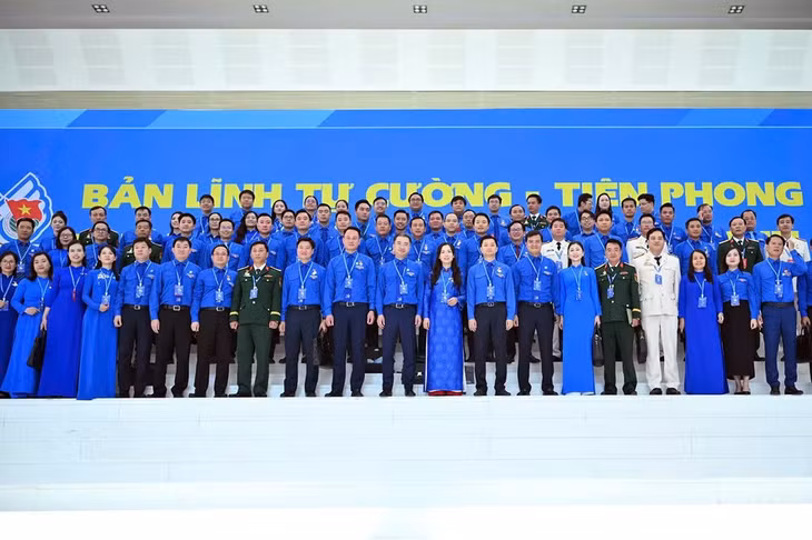 Các đoàn đại biểu về dự Đại hội tại Trung tâm Hội nghị quốc gia (Hà Nội).