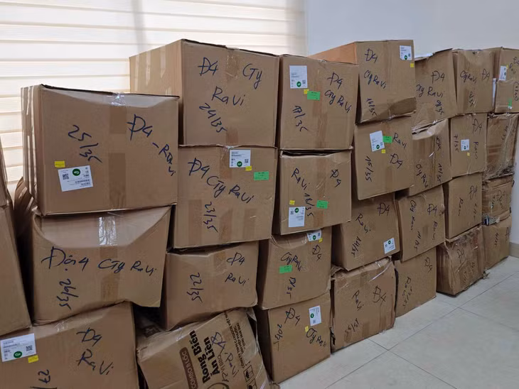 Tài liệu cơ quan Công an thu giữ liên quan đến hành vi lừa đảo "hợp đồng kỳ nghỉ". Ảnh: Công an TP Hà Nội