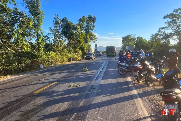 Đoạn tuyến trên quốc lộ 12C - nơi xảy ra sự việc thường xuyên có lưu lượng phương tiện qua lại tấp nập.