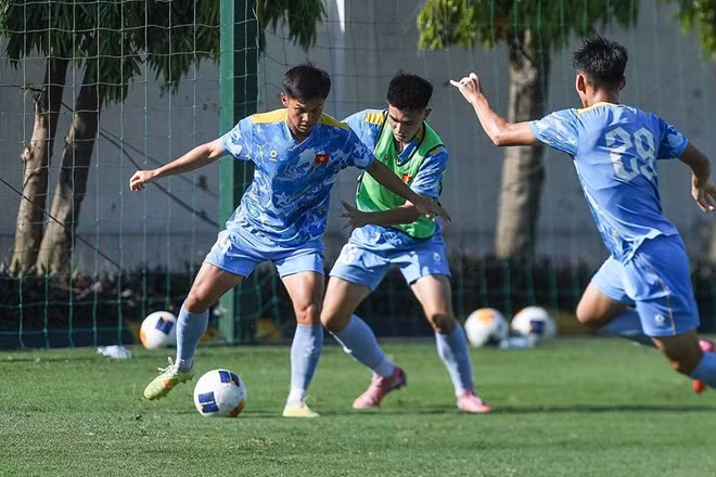 U19 Việt Nam quyết tâm giành 3 điểm trong trận ra quân gặp U19 Timor Leste. Ảnh: VFF