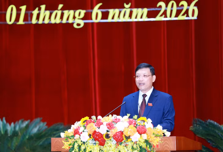 Đồng chí Nghiêm Xuân Cương, Phó Chủ tịch HĐND tỉnh thông báo nội dung, chương trình làm việc của kỳ họp.