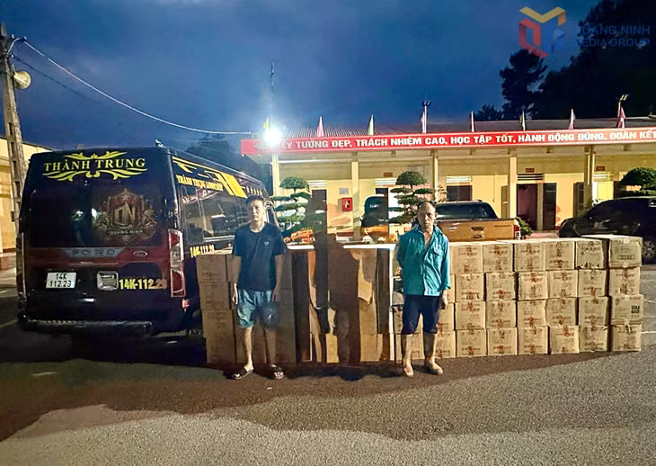 Đối tượng vận chuyển trái phép hương muỗi cùng tang vật, phương tiện bị Đồn BPCK Hoành Mô phát hiện, bắt giữ cuối tháng 5/2026. 