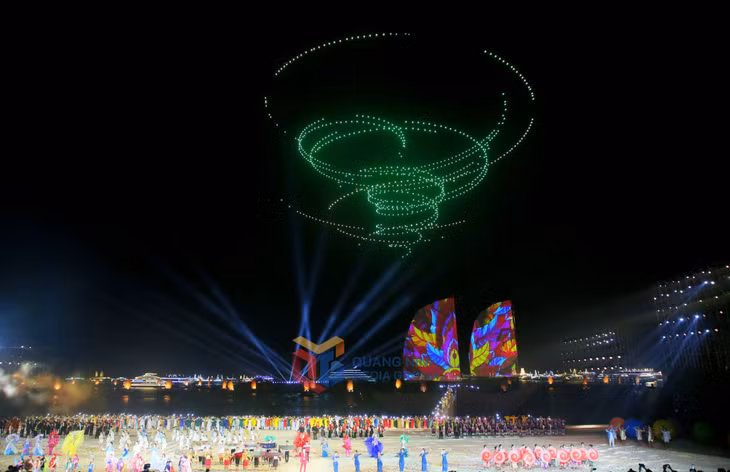 Đặc sắc chương trình nghệ thuật Carnaval Hạ Long 2024 với chủ đề "Bừng sáng cùng kì quan". Ảnh: Đỗ Phương