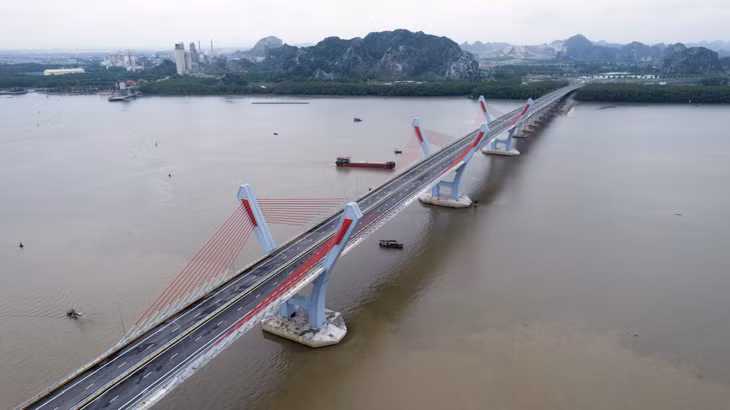 Cầu Bến Rừng kết nối huyện Thủy Nguyên (TP Hải Phòng) và TX Quảng Yên sắp đưa vào hoạt động.