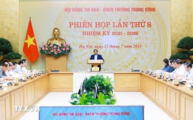 Thủ tướng Phạm Minh Chính, Chủ tịch Hội đồng Thi đua-Khen thưởng Trung ương chủ trì Phiên họp lần thứ 8 của Hội đồng. (Ảnh: Dương Giang/TTXVN)