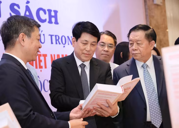 Cuốn sách được đánh giá là tác phẩm quan trọng, có ý nghĩa cấp bách trong bối cảnh hiện nay. (Ảnh: Phương Hoa/TTXVN)