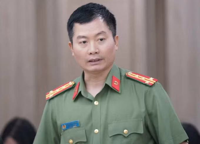 Đại tá Nguyễn Tuấn Hưng, Cục phó An ninh điều tra, Bộ Công an trả lời tại họp báo chiều 8/7. Ảnh: Nguyên Phong