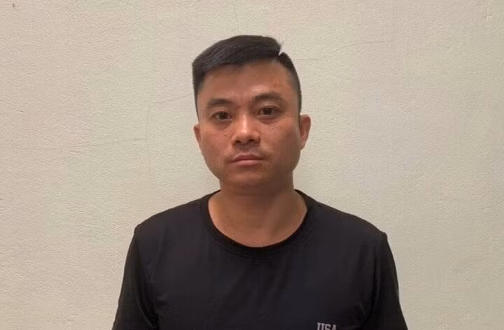Tài xế Hoàng Trung Hiếu tại cơ quan công an. (Ảnh: Công an TP Hải Phòng)