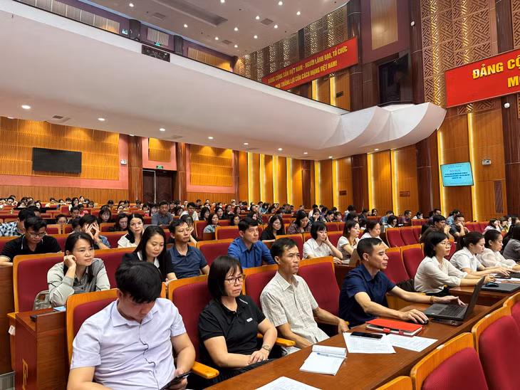 Quang cảnh buổi tập huấn.