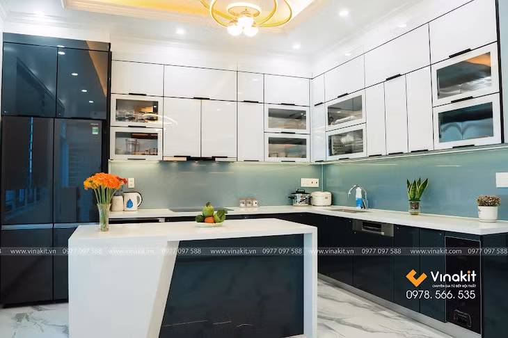 Tủ bếp inox Vinakit được thi công tại KĐT Monbay - Hạ Long.
