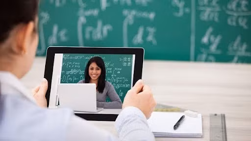 Người học có nhiều cơ hội tham gia các khóa đào tạo đại học từ xa tại các trường uy tín