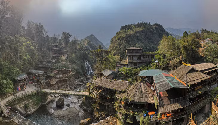 Cát Cát là bản của dân tộc H’Mông ở xã Hoàng Liên (thị xã Sa Pa, tỉnh Lào Cai) hình thành từ giữa thế kỷ 19. Đầu thế kỷ 20, người Pháp đã phát hiện và chọn bản làm nơi nghỉ dưỡng cho giới quan chức. Ảnh: An Vi