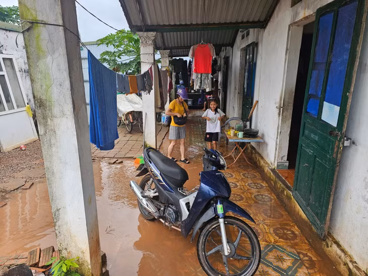 Tình trạng ngập úng làm ảnh hưởng nghiêm trọng tới đời sống sinh hoạt của người dân