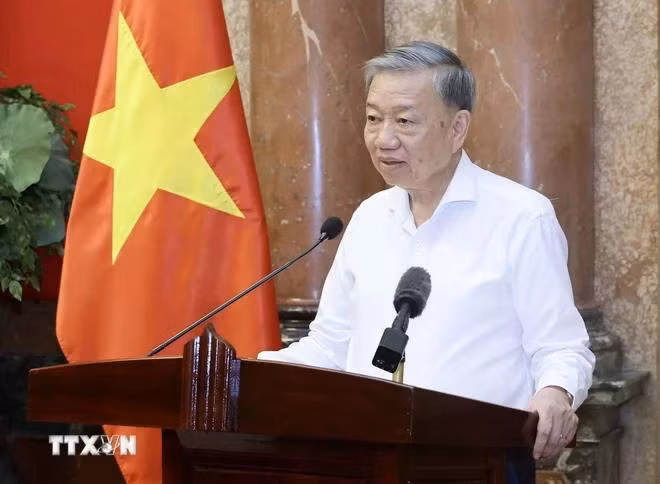 Chủ tịch nước Tô Lâm phát biểu chúc mừng Ngày truyền thống của lực lượng Thanh niên xung phong. (Ảnh: Nhan Sáng/TTXVN)