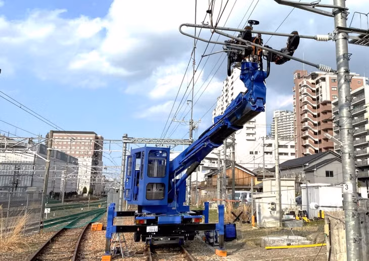 Robot khổng lồ của công ty Đường sắt Tây Nhật Bản. Ảnh: The Japan Times