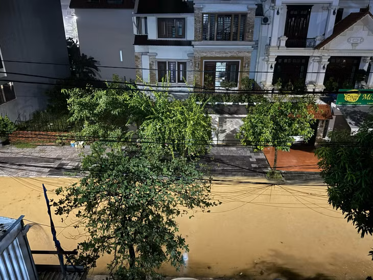 Ngập úng tại tổ 7, khu 2, phường Hồng Hà, TP Hạ Long.