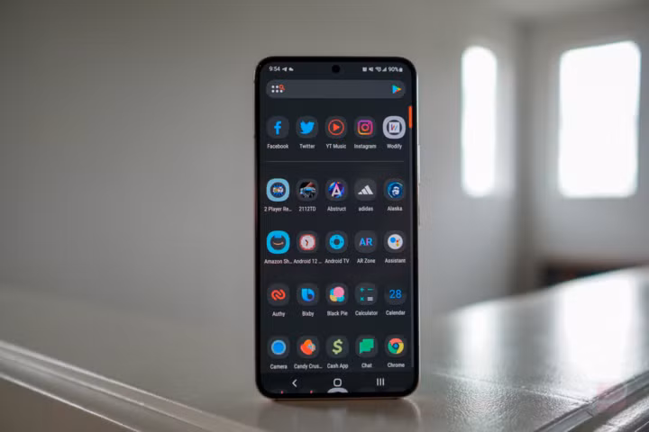 One UI 7 có thể sẽ giới thiệu ngăn kéo app dạng dọc, giúp người dùng tìm app bằng cách cuộn xuống thay vì lật sang từng trang. (Ảnh: Droidlife)