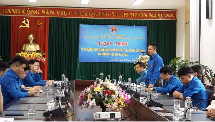 Đoàn Thanh niên Công ty Than Mông Dương gặp mặt tổ tu dưỡng phát triển Đảng, đoàn viên ưu tú là nguồn giới thiệu với Đảng, xét kếp nạp năm 2023.