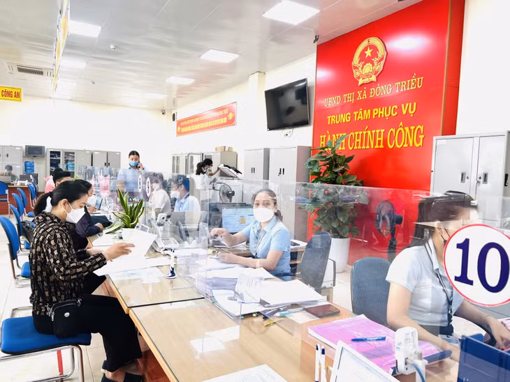 Đông Triều xác định cải cách thủ tục hành chính, hỗ trợ doanh nghiệp là chìa khóa để cải thiện môi trường đầu tư (Giải quyết thủ tục hành chính tại Trung tâm hành chính công thị xã)